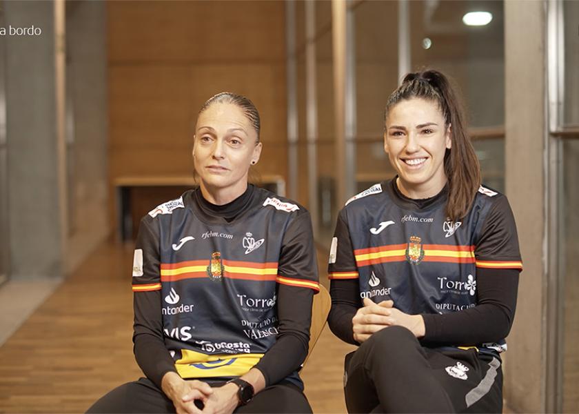 Silvia Navarro y Carmen Martín, jugadoras de las Guerreras