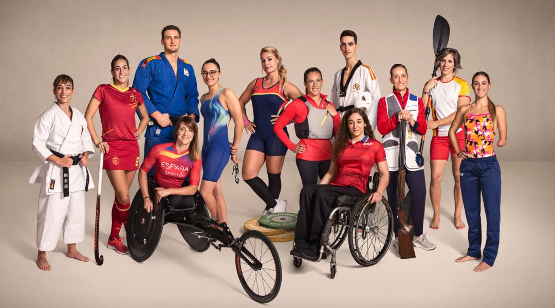 Group of Olympic and Paralympic athletes sponsored by Iberia