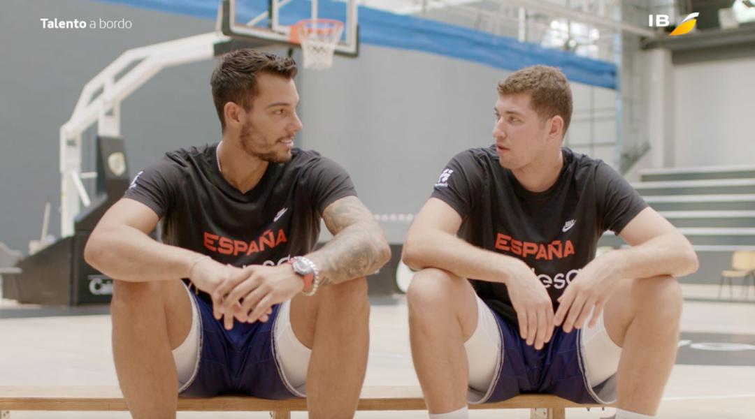 Willy Hernangomez and Joel Parra, players of the Spanish Basketball Team