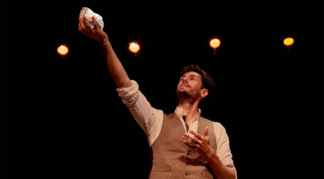 Juan Diego Botto plays Lorca in ‘Una noche sin luna’, a play directed by Sergio Peris-Mencheta