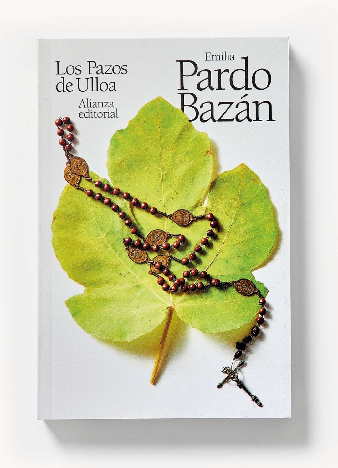 The cover of ‘Los pazos de Ulloa’ (The House of Ulloa) created by Manuel Estrada for Alianza Editorial