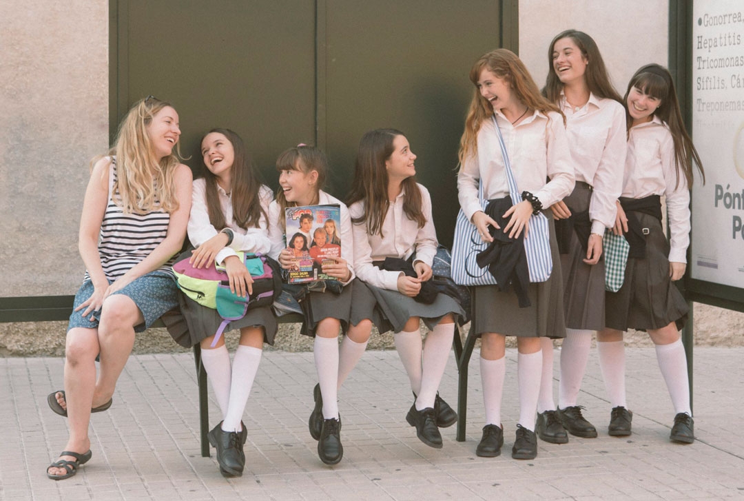 Pilar Palomero, a la izquierda, recibió el Goya a la mejor película por ‘Las Niñas’ en 2021