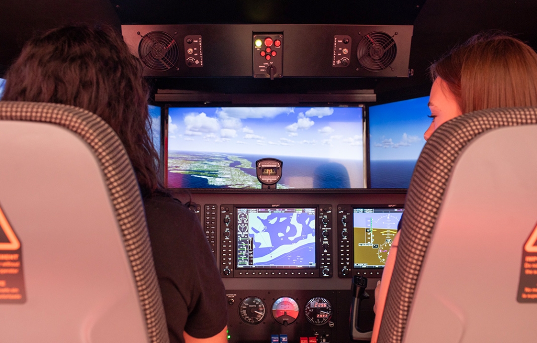 Gracias al simulador de vuelo de Espacio Iberia, los asistentes se sentirán como auténticos pilotos