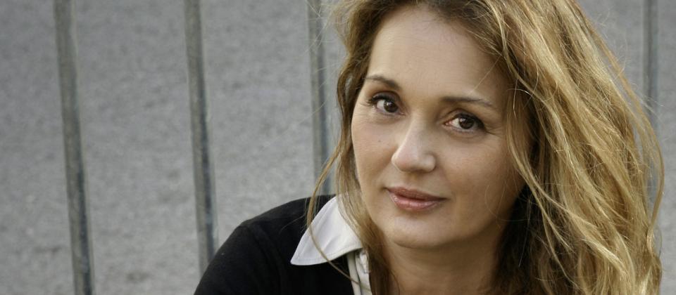 La escritora Mónica Rouanet sufrió un accidente con 19 años que le hizo perder la memoria