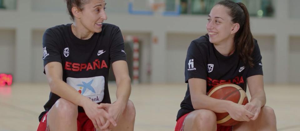 Alba Torrens and Maite Cazorla, basketball players of the women spanish team